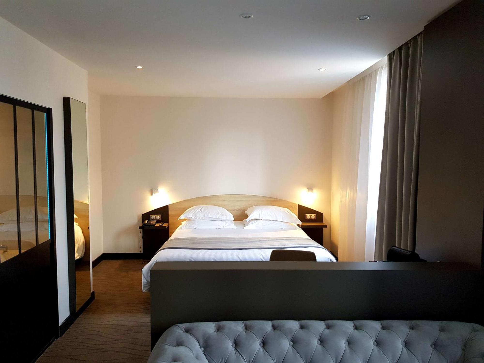 Brit Hotel De Grignan Vichy Kültér fotó