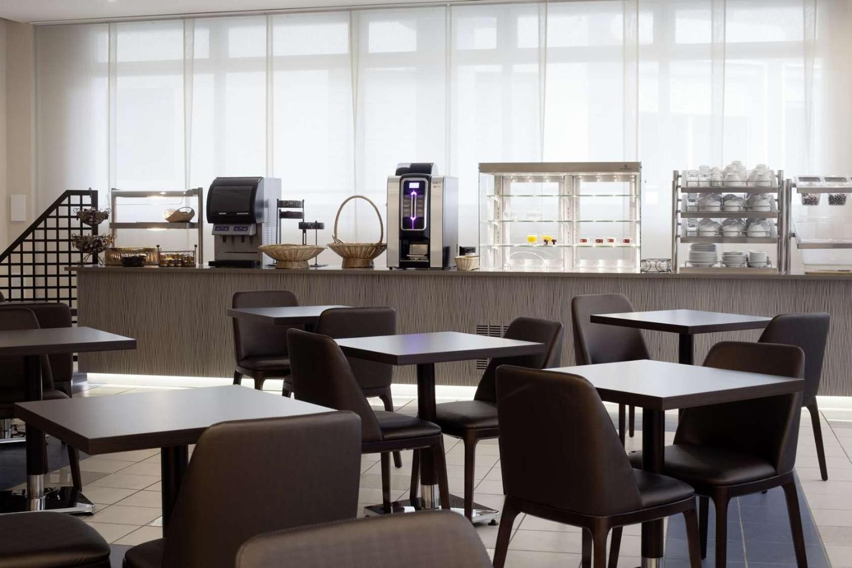 Brit Hotel De Grignan Vichy Kültér fotó