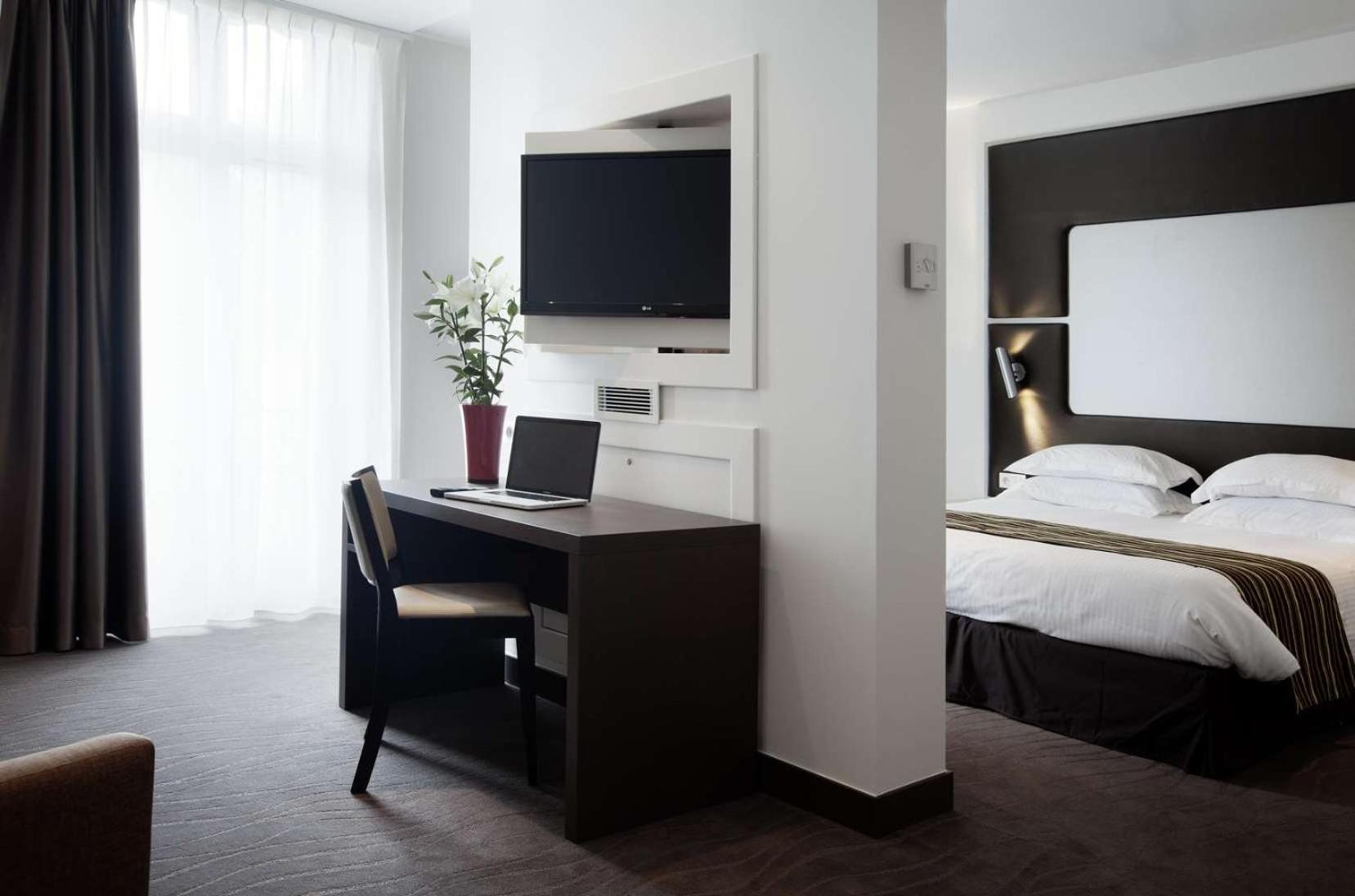 Brit Hotel De Grignan Vichy Kültér fotó