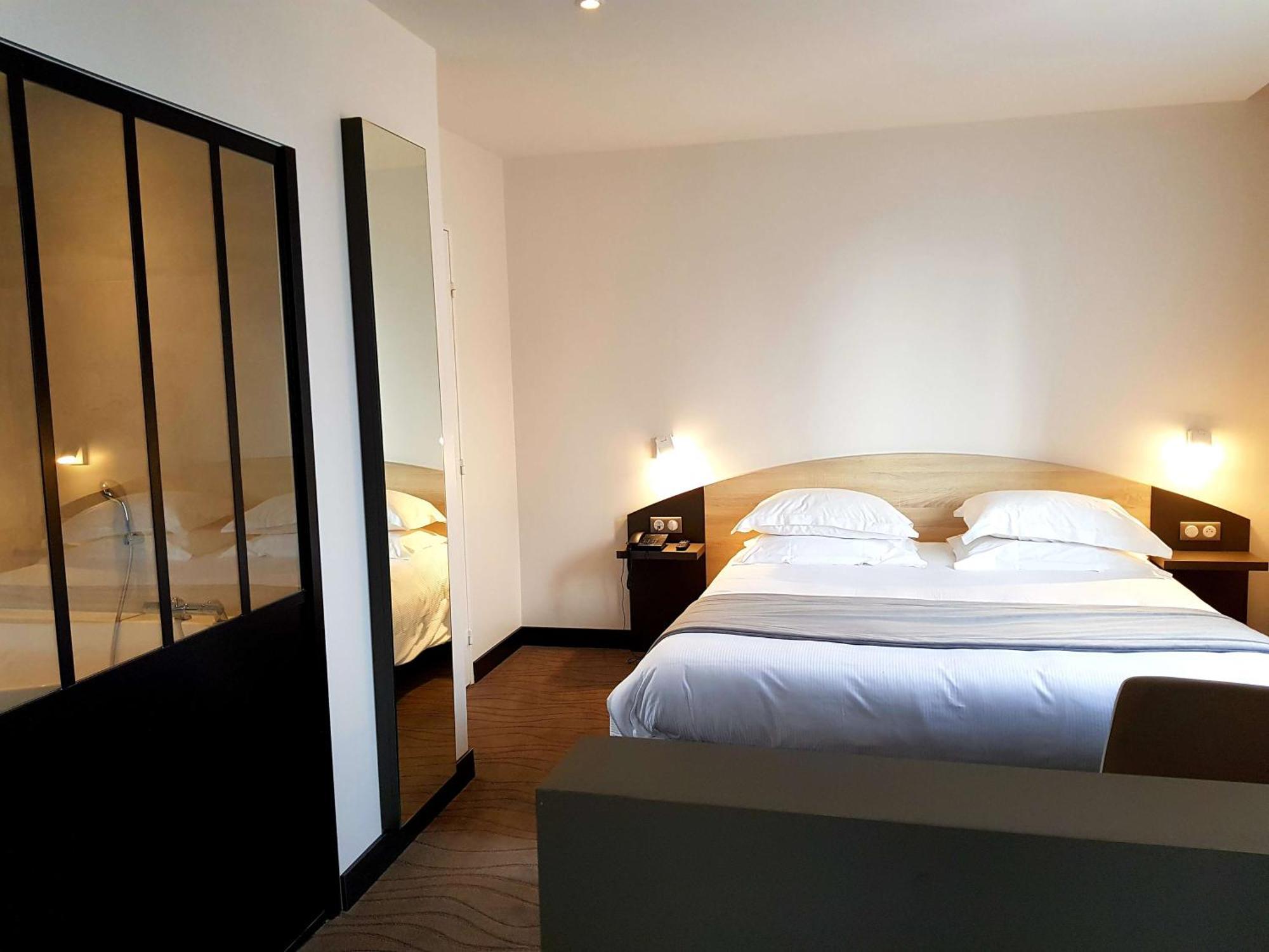 Brit Hotel De Grignan Vichy Kültér fotó