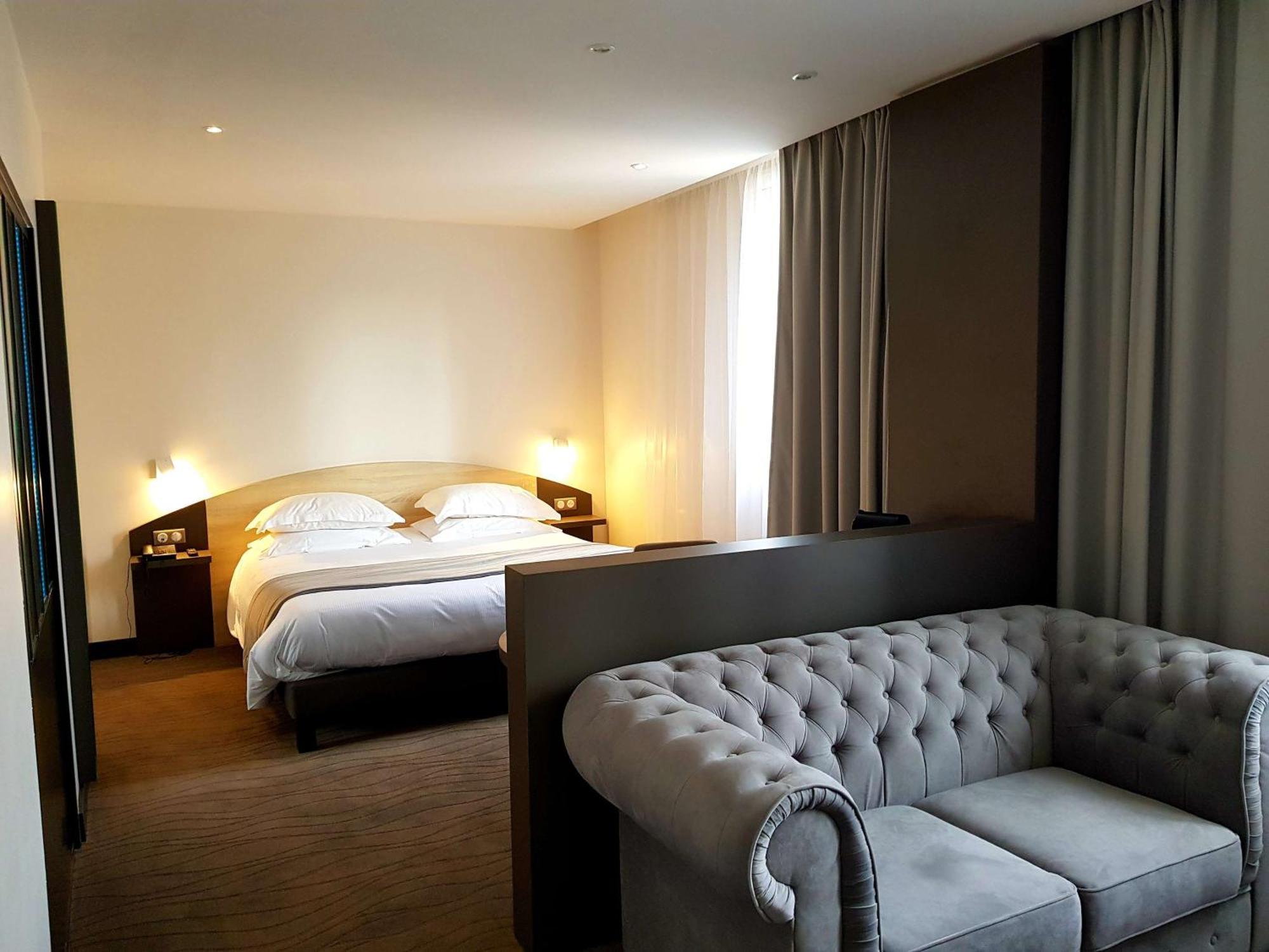 Brit Hotel De Grignan Vichy Kültér fotó