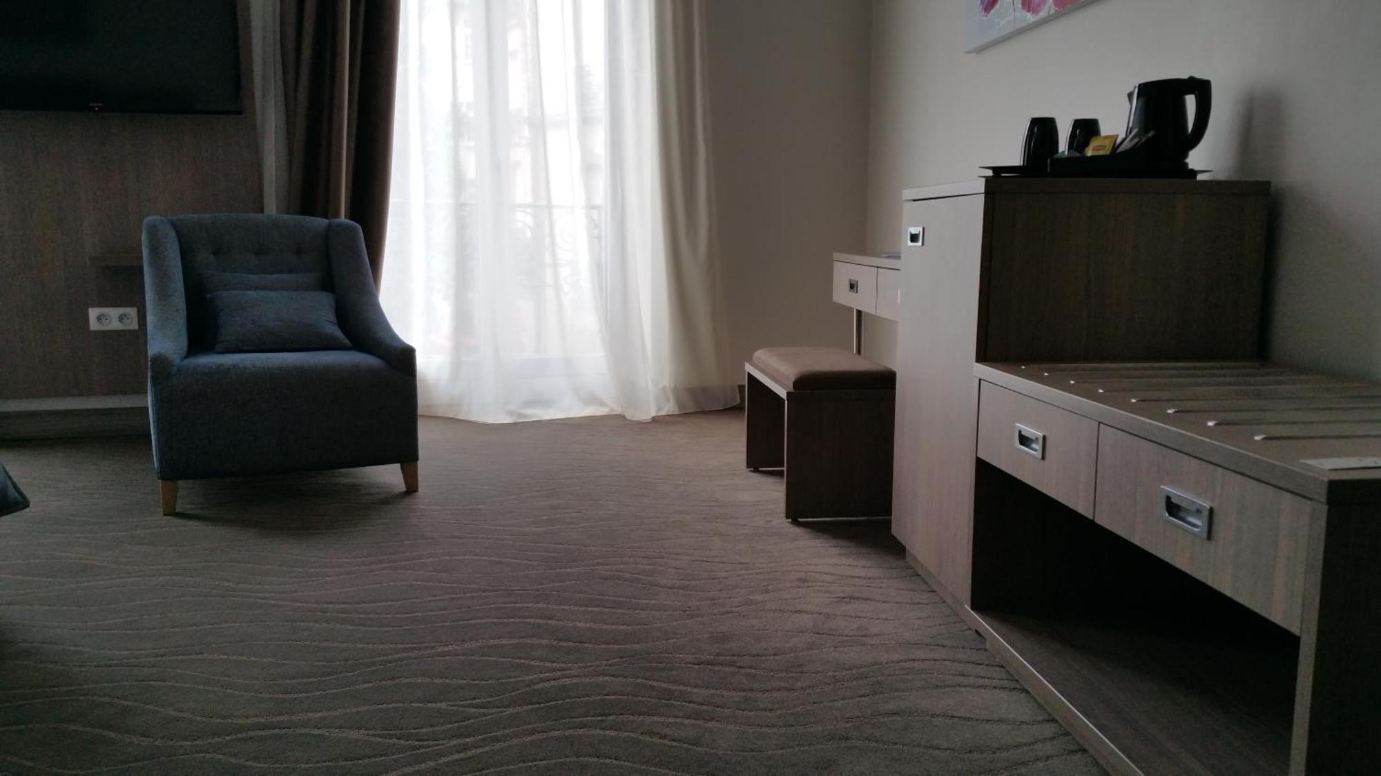 Brit Hotel De Grignan Vichy Kültér fotó