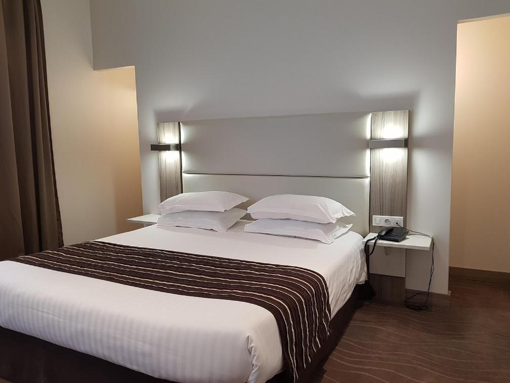 Brit Hotel De Grignan Vichy Kültér fotó