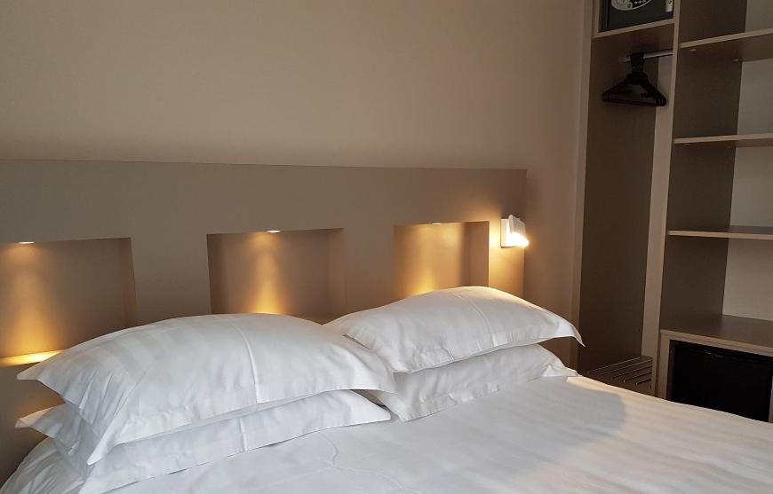 Brit Hotel De Grignan Vichy Kültér fotó