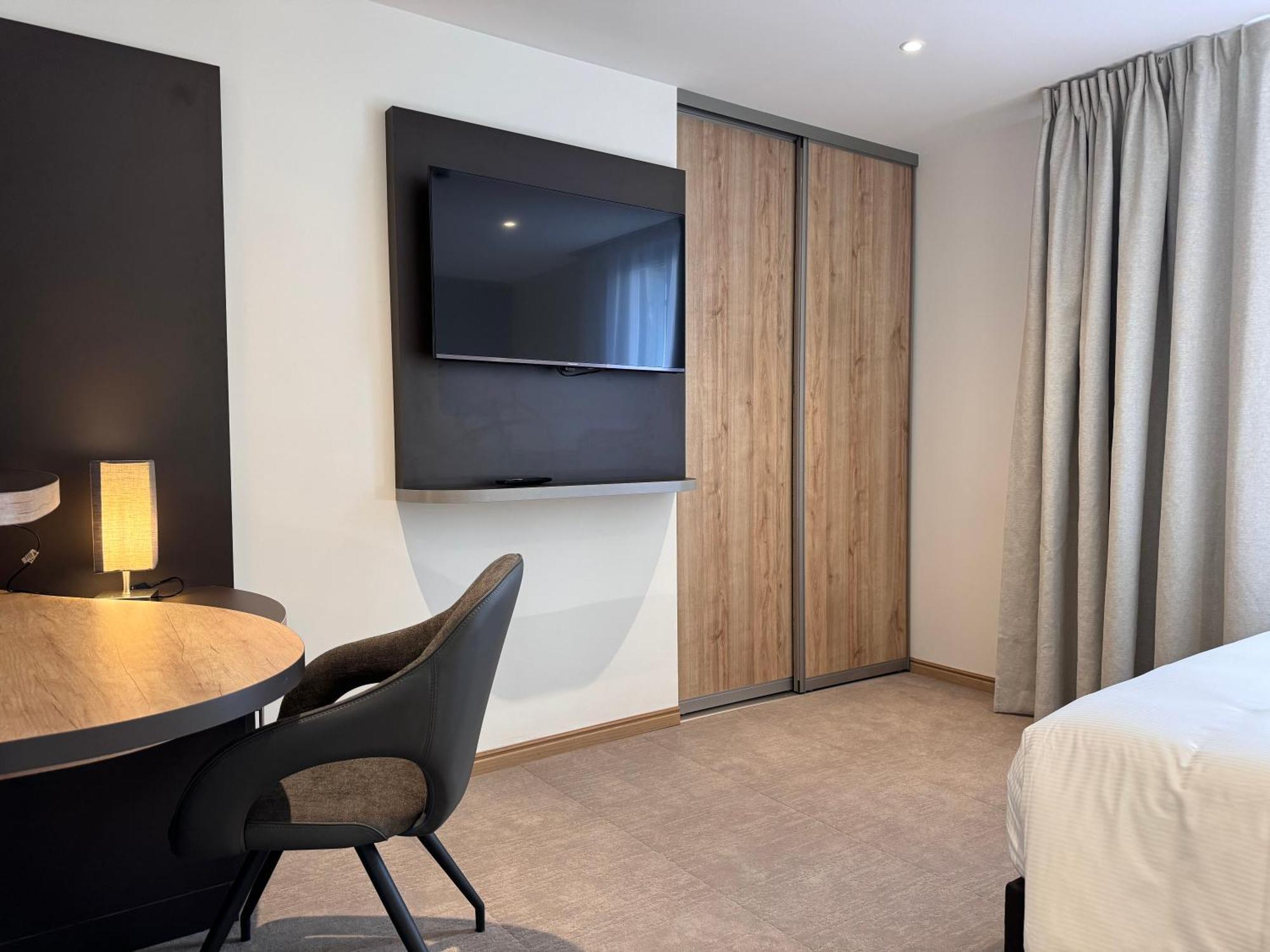Brit Hotel De Grignan Vichy Kültér fotó