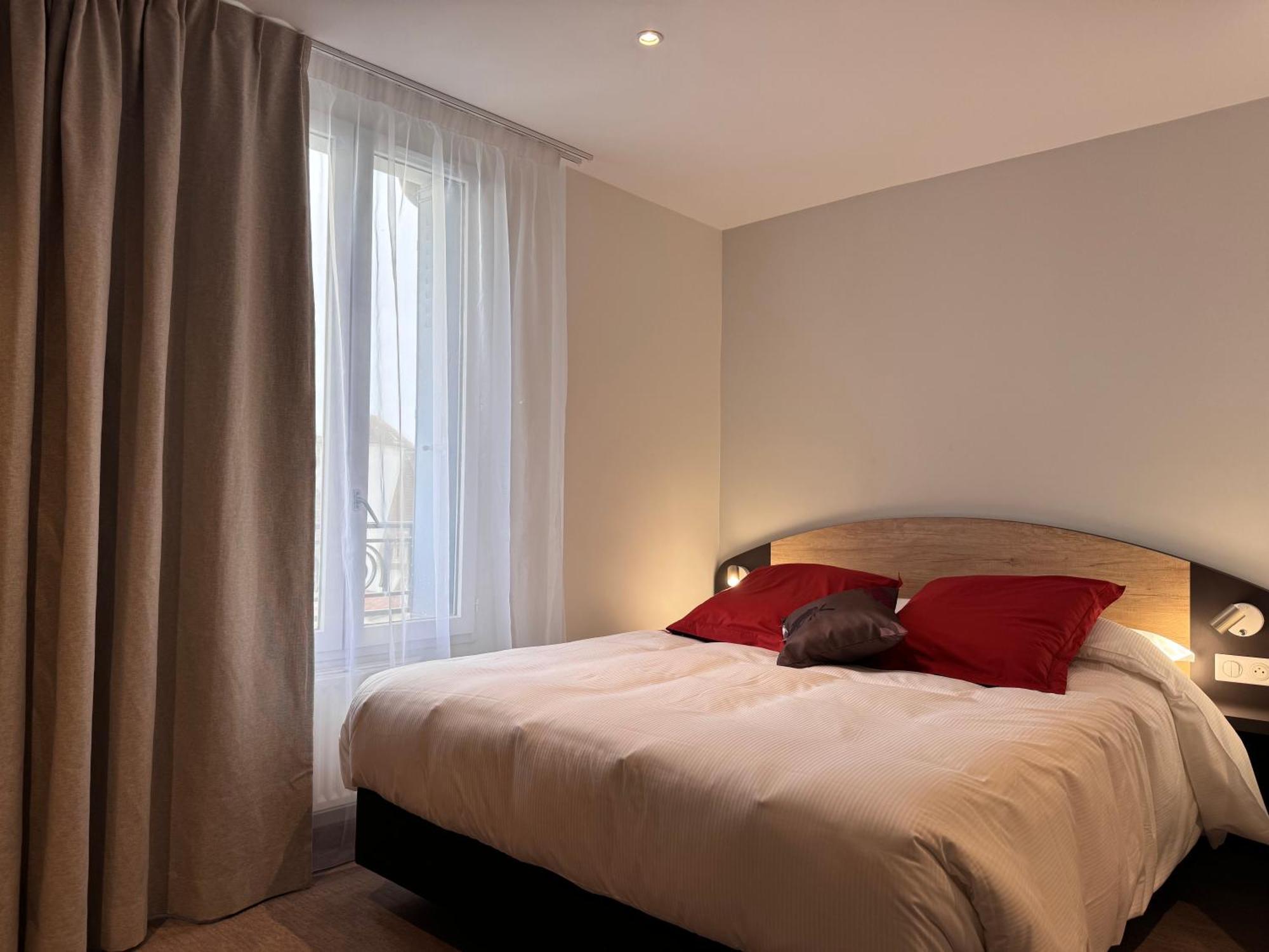 Brit Hotel De Grignan Vichy Kültér fotó