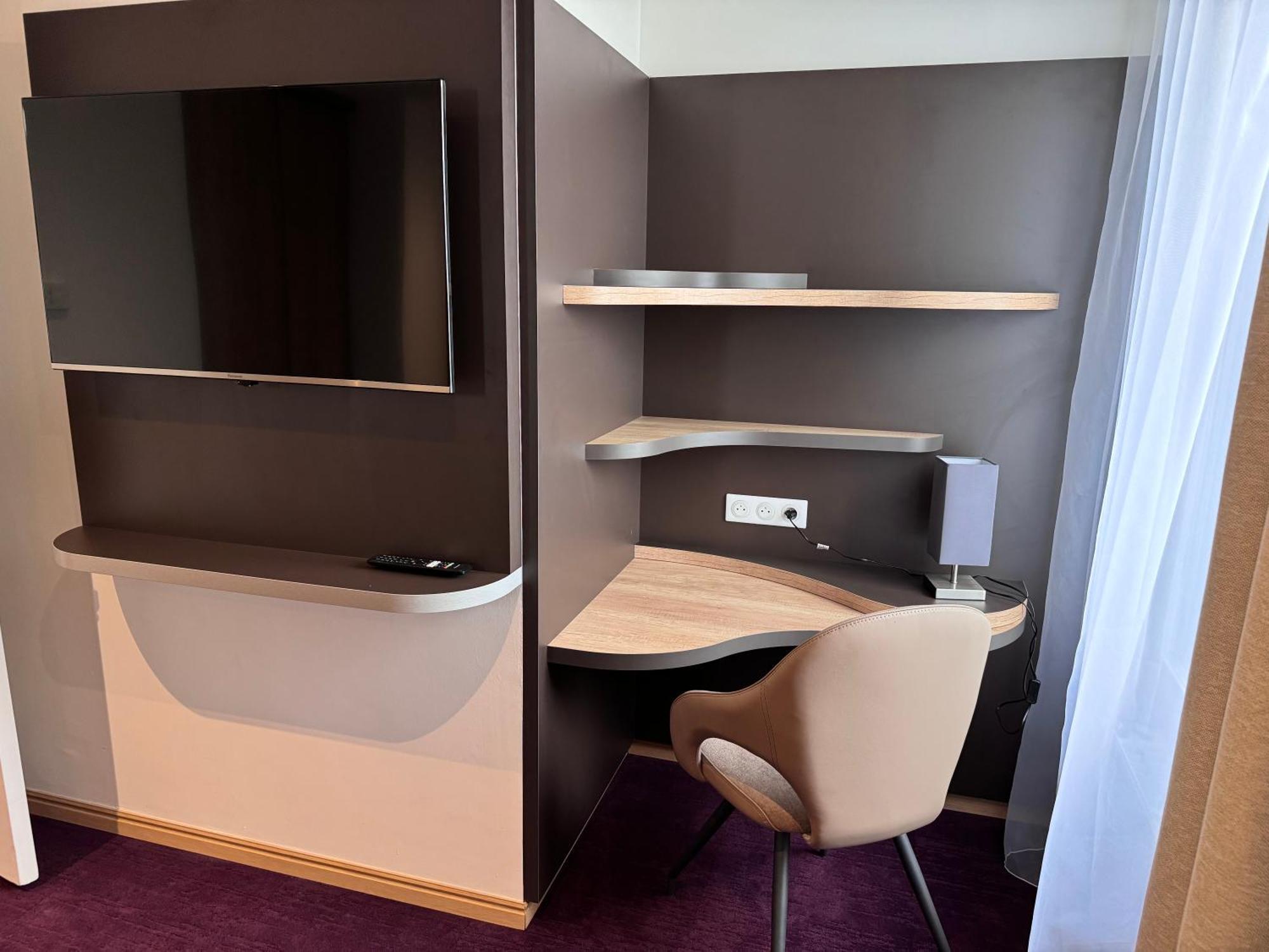 Brit Hotel De Grignan Vichy Kültér fotó