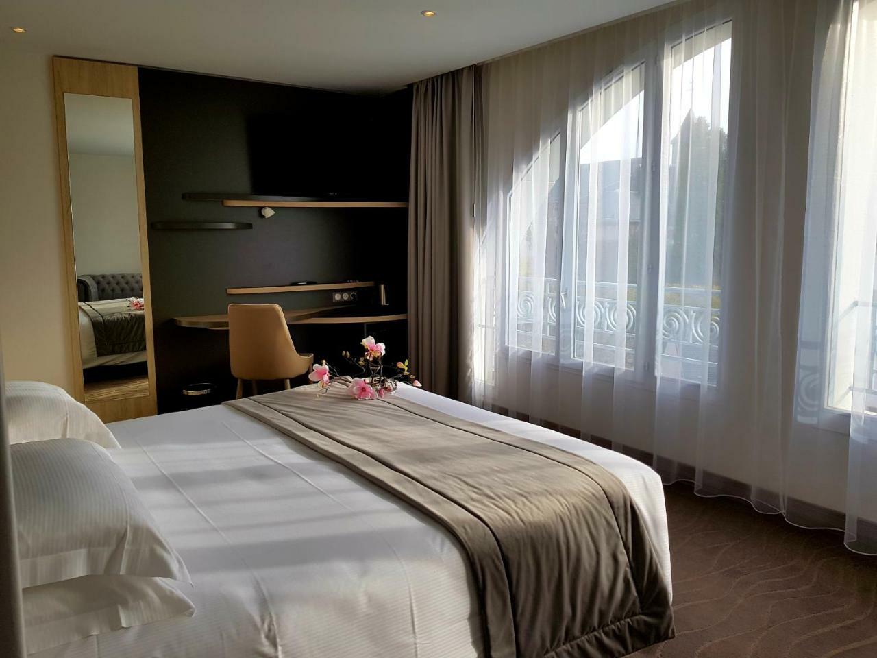 Brit Hotel De Grignan Vichy Kültér fotó